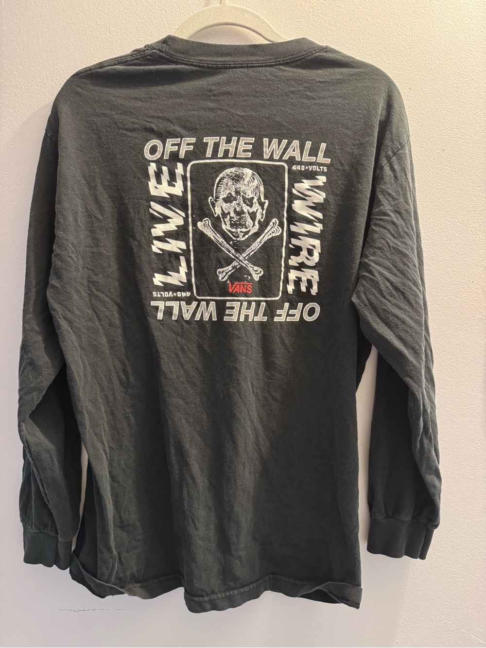 Vans Black Long-Sleeve 'Off The Wall' Skull Graphic Tee